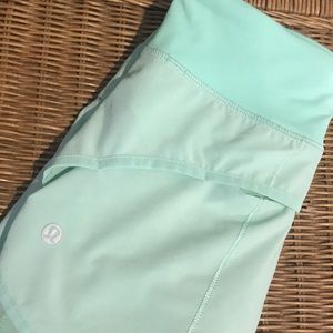 lululemon 🍋 Speed Shorts 8, mint toothpaste EUC